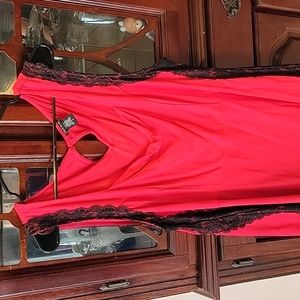 Torrid top, red, sleevless, lace side size 2